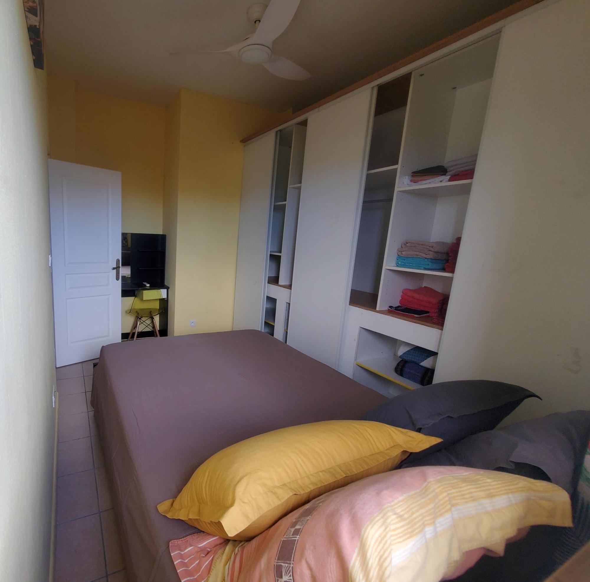 T2 Au Rez De Chaussee, Parking Prive Et Wifi Haut Debit Le Tampon Buitenkant foto